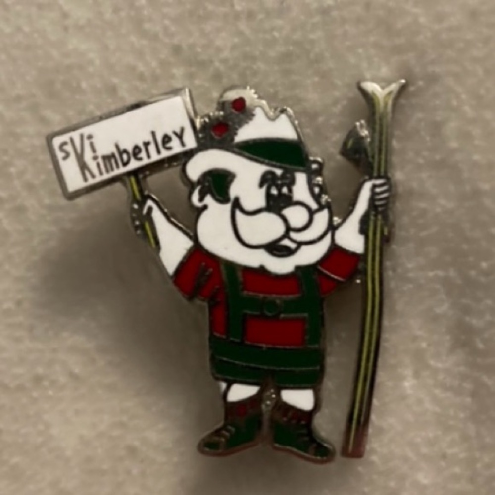 VINTAGE collectable Ski Kimberley alpine ski resort souvenir brooch pin